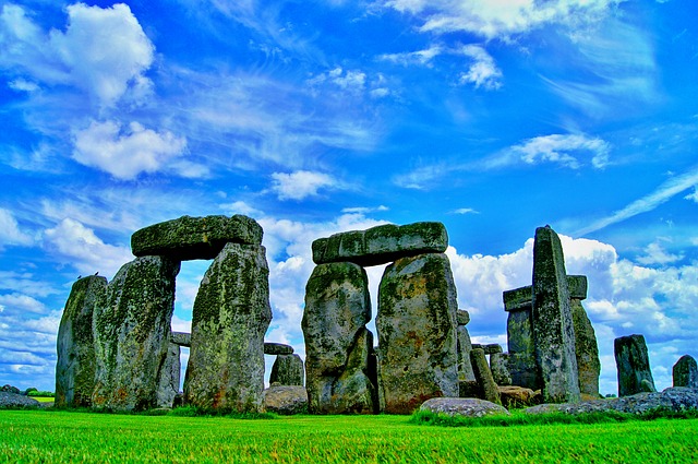 Baumhoroskop vs. Stonehenge